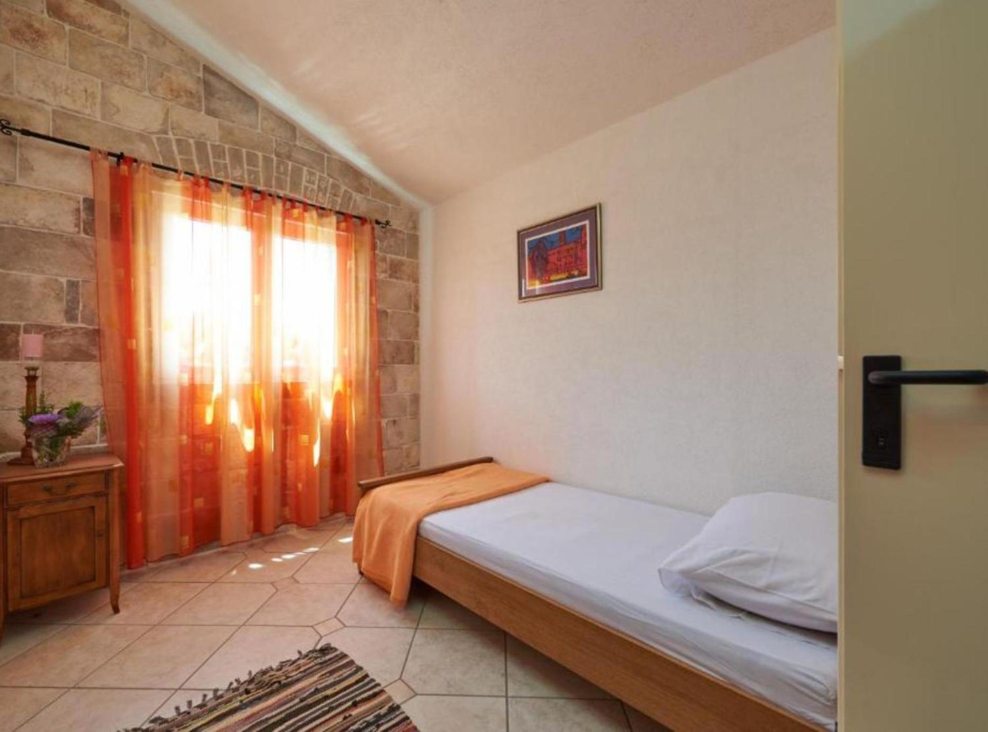Krknjasi Hotell Veliki Drvenik Exteriör bild