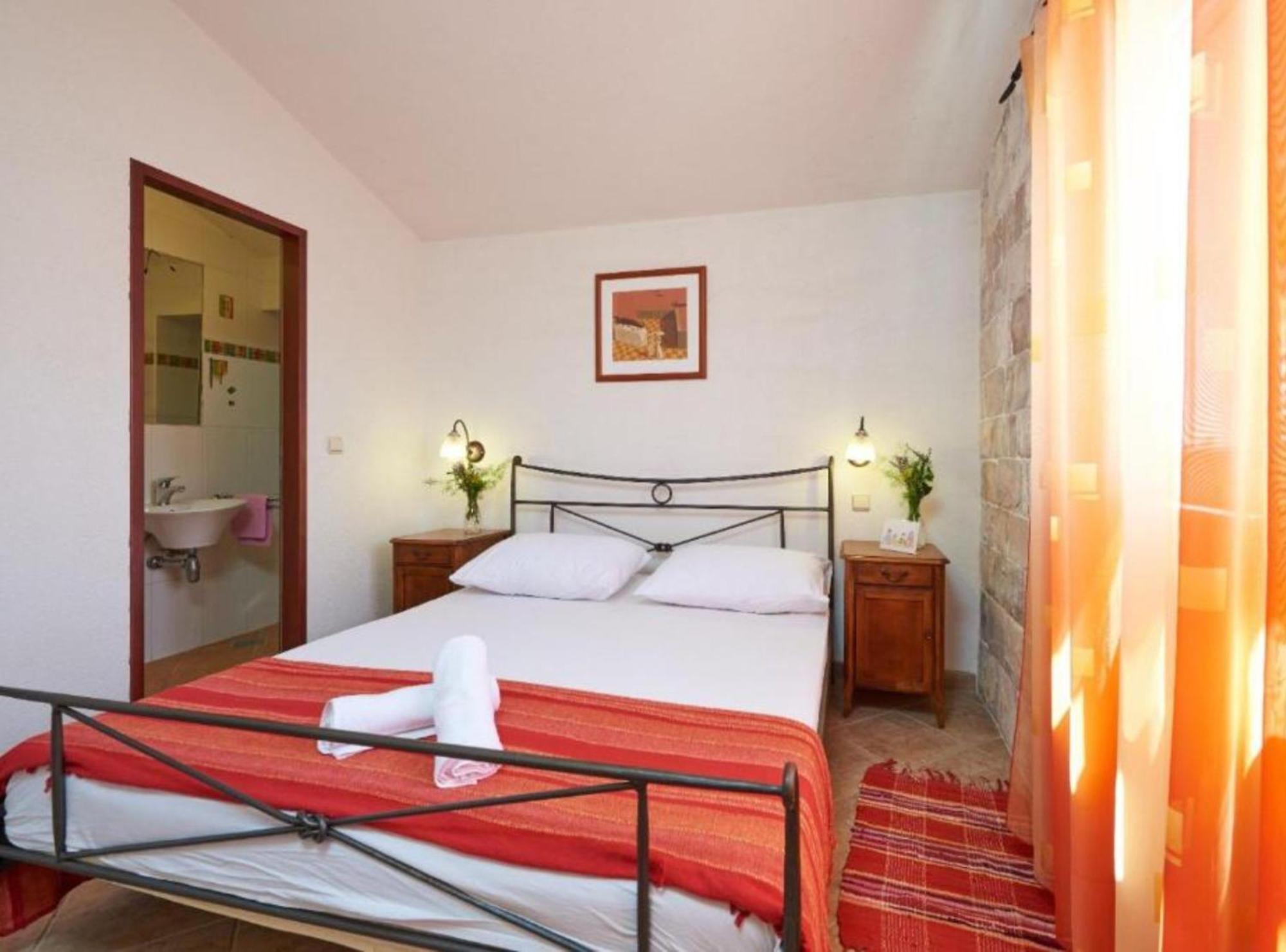Krknjasi Hotell Veliki Drvenik Exteriör bild