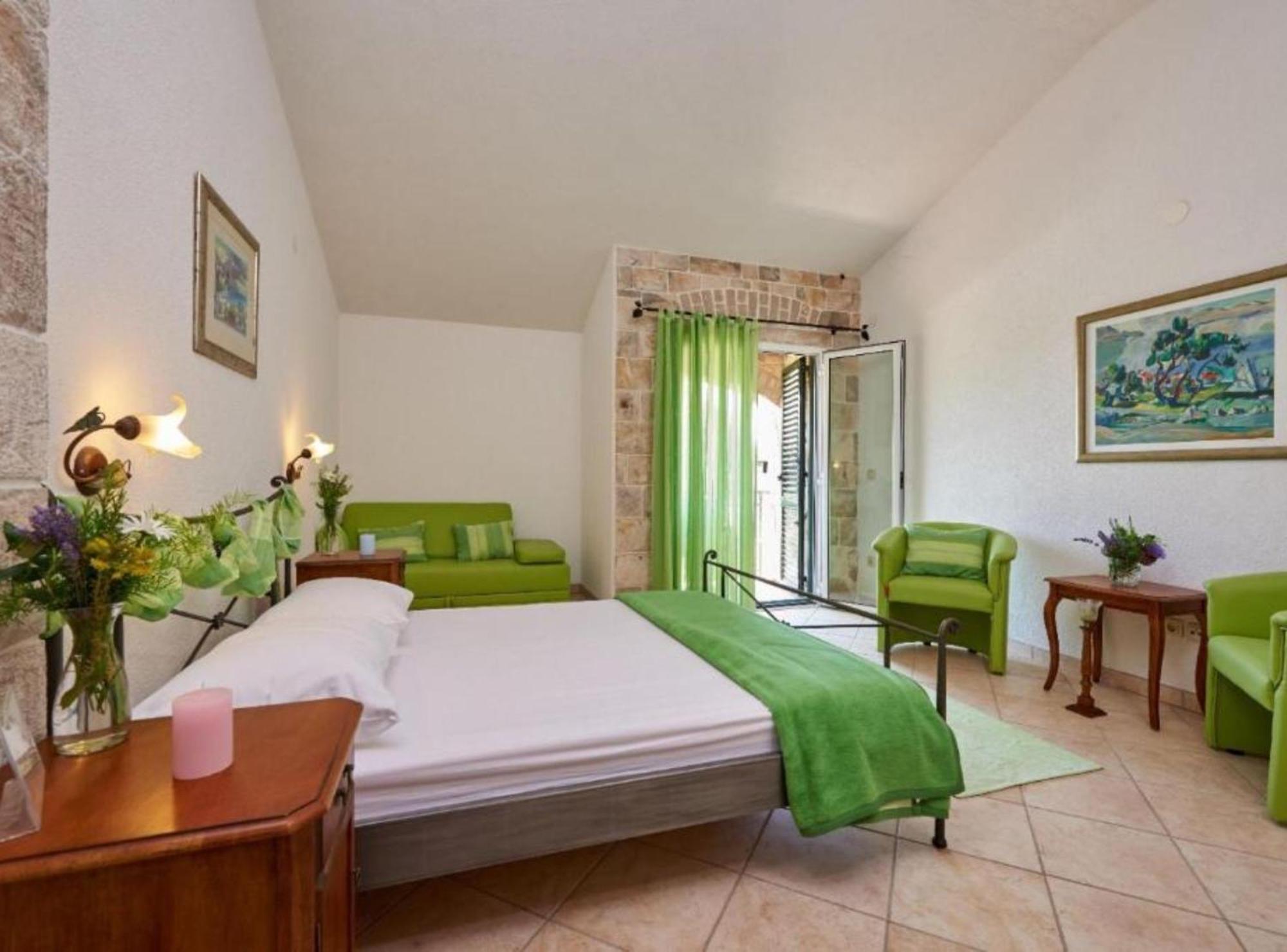 Krknjasi Hotell Veliki Drvenik Exteriör bild