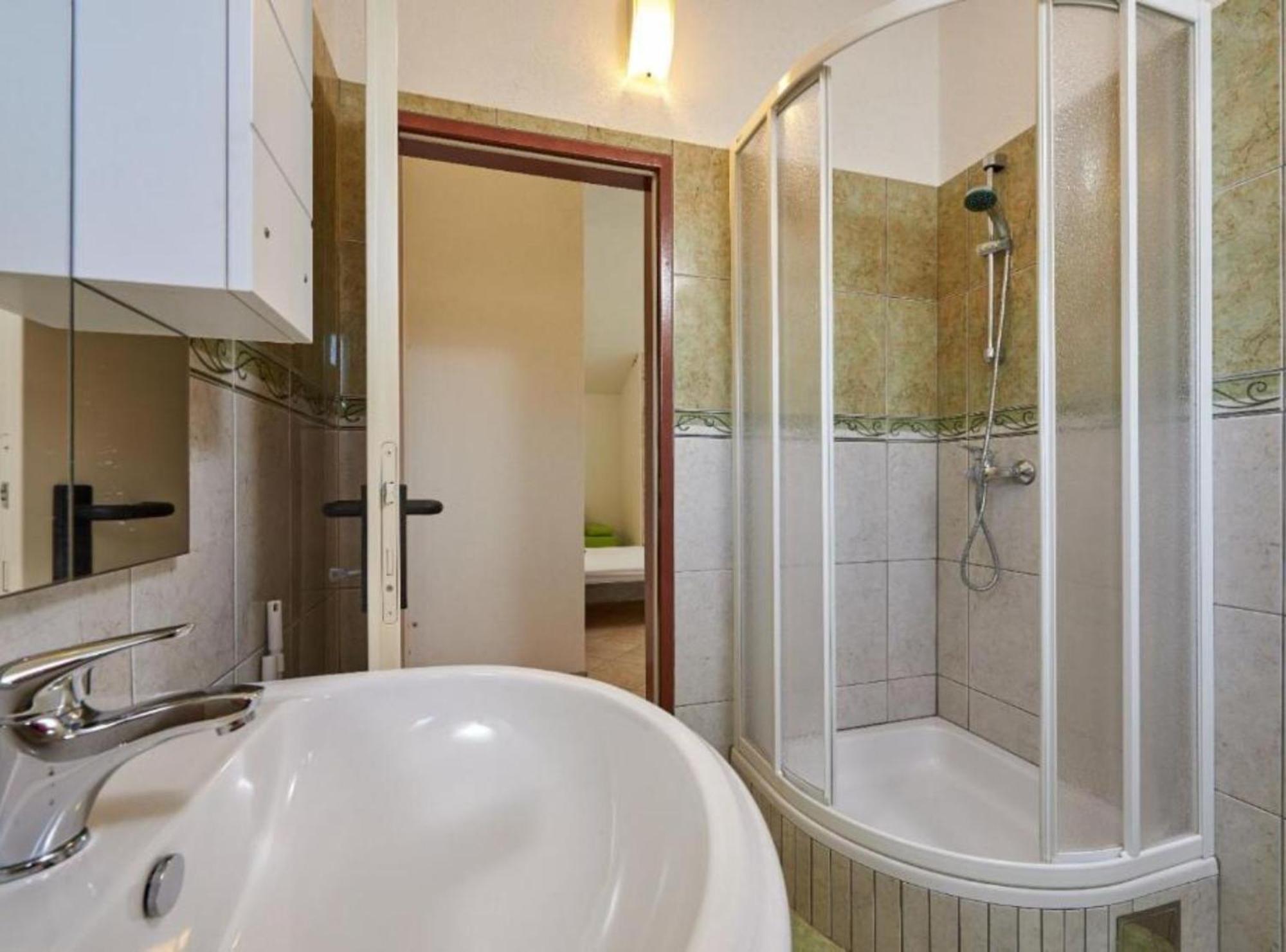 Krknjasi Hotell Veliki Drvenik Exteriör bild