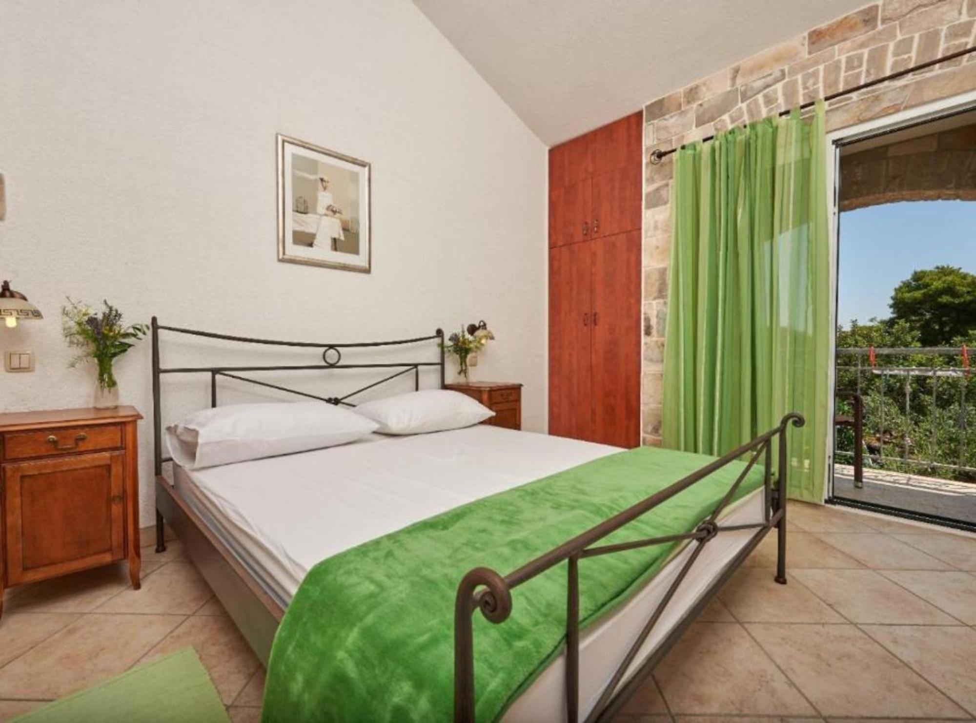 Krknjasi Hotell Veliki Drvenik Exteriör bild