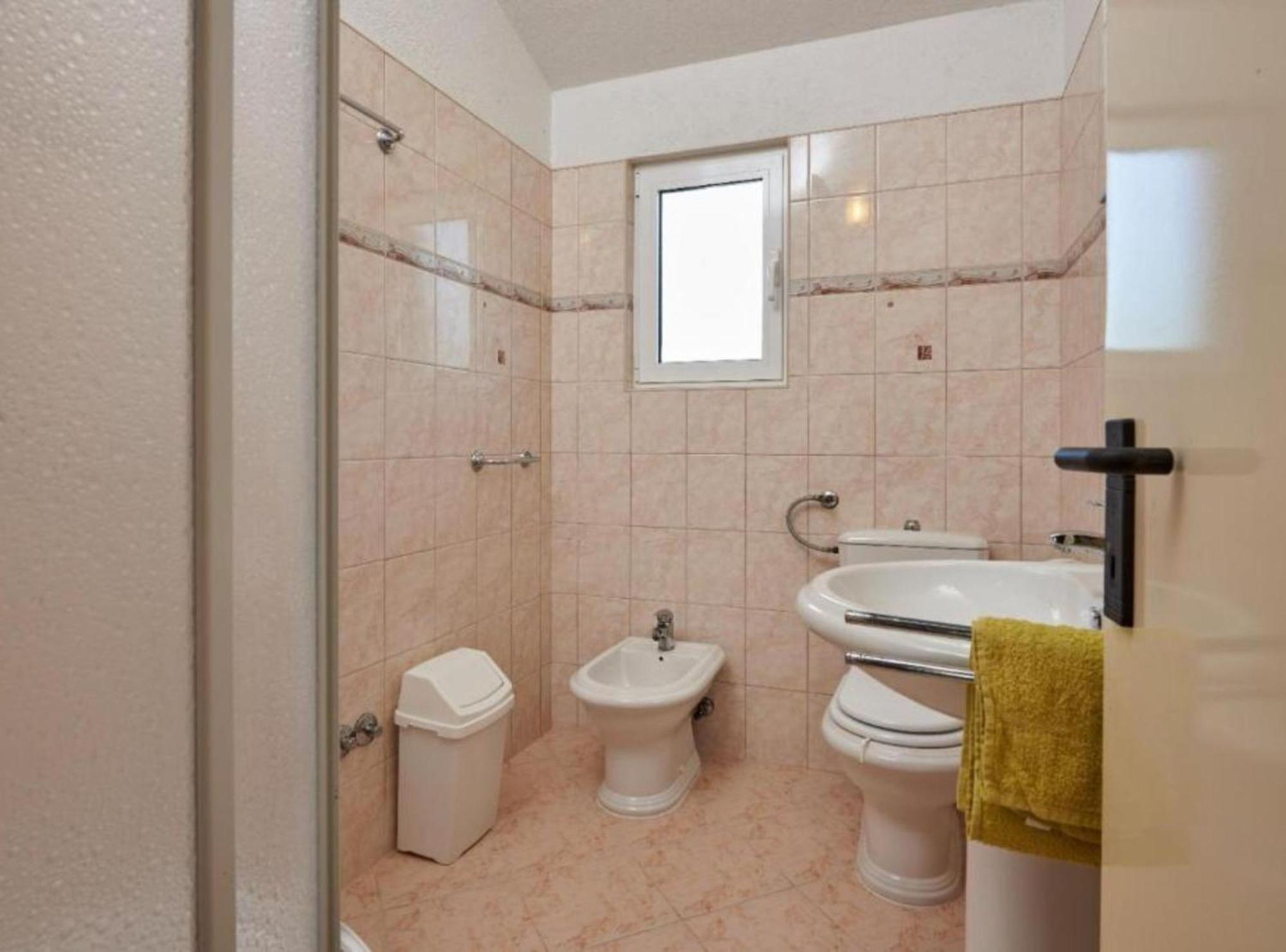 Krknjasi Hotell Veliki Drvenik Exteriör bild